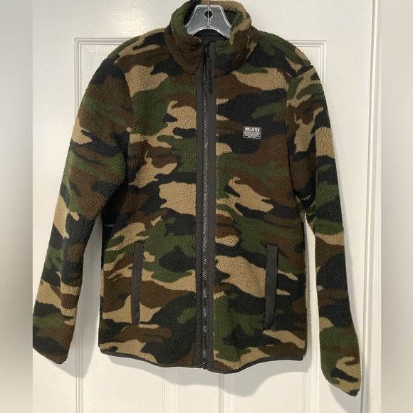 Hollister Camo Sherpa Fleece Jacket, NWOT Men’s Small - Picture 1 of 11